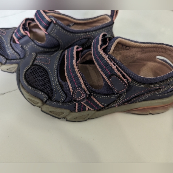 Stride rite girls Size 5 Toddler sandles. - Picture 2 of 6